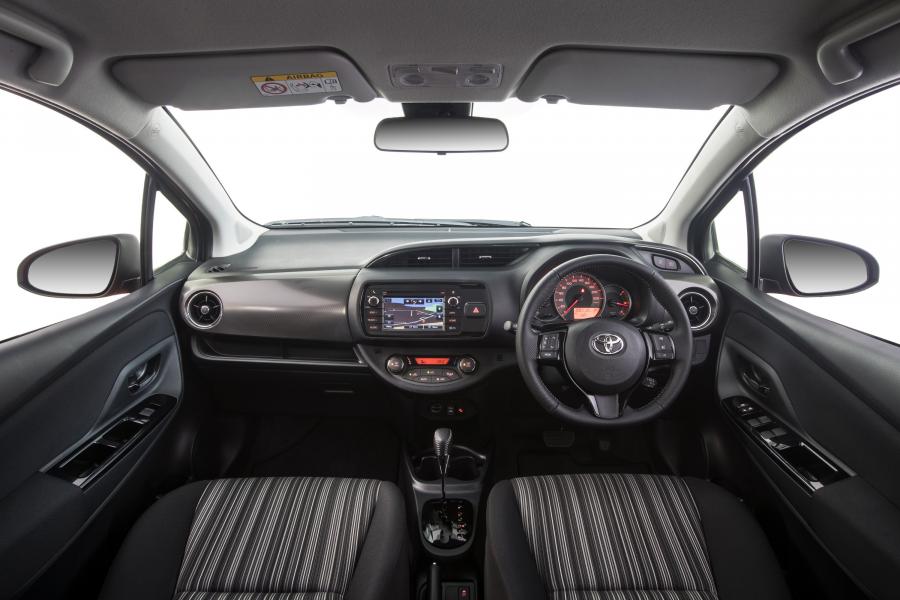 Торпедо Toyota Yaris ZR 2017 года  (AU) (фото 5 из 8)